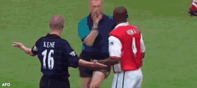 罗伊基恩评价曼联,伟大的足球铁血队长