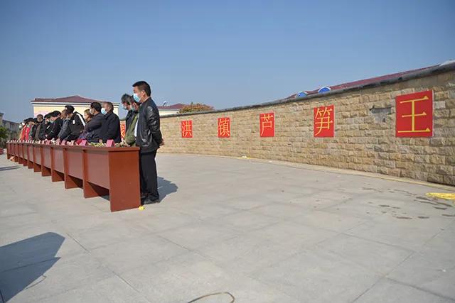 河南上蔡：诞生“芦笋王”单棵拍卖300元