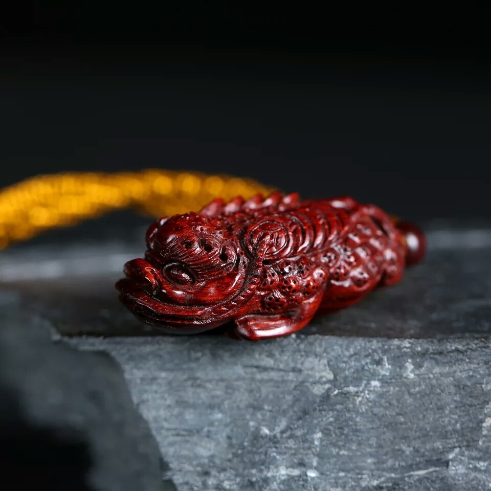 哪些木雕把件值得把玩,最简单的木雕小件