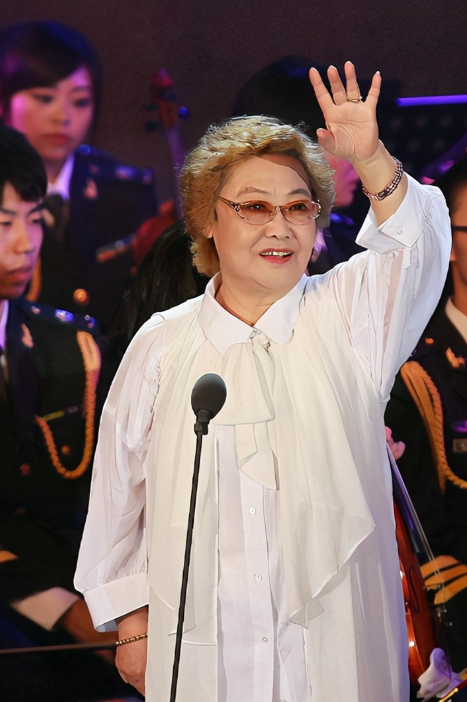 郭兰英的遗憾,郭兰英脊椎被打断原因