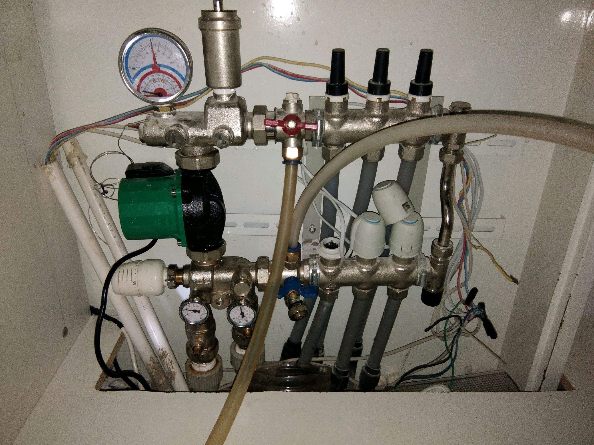 地暖不用怎么把水全部排出来,地暖不用需要把里面水排出吗