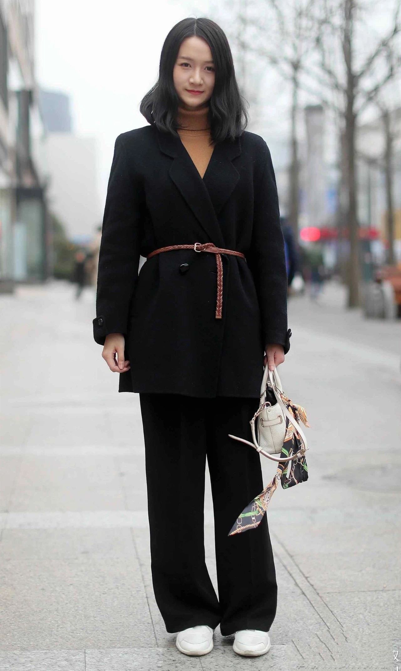 秋冬穿搭显腰线,冬天怎么穿显腰身有它就没问题