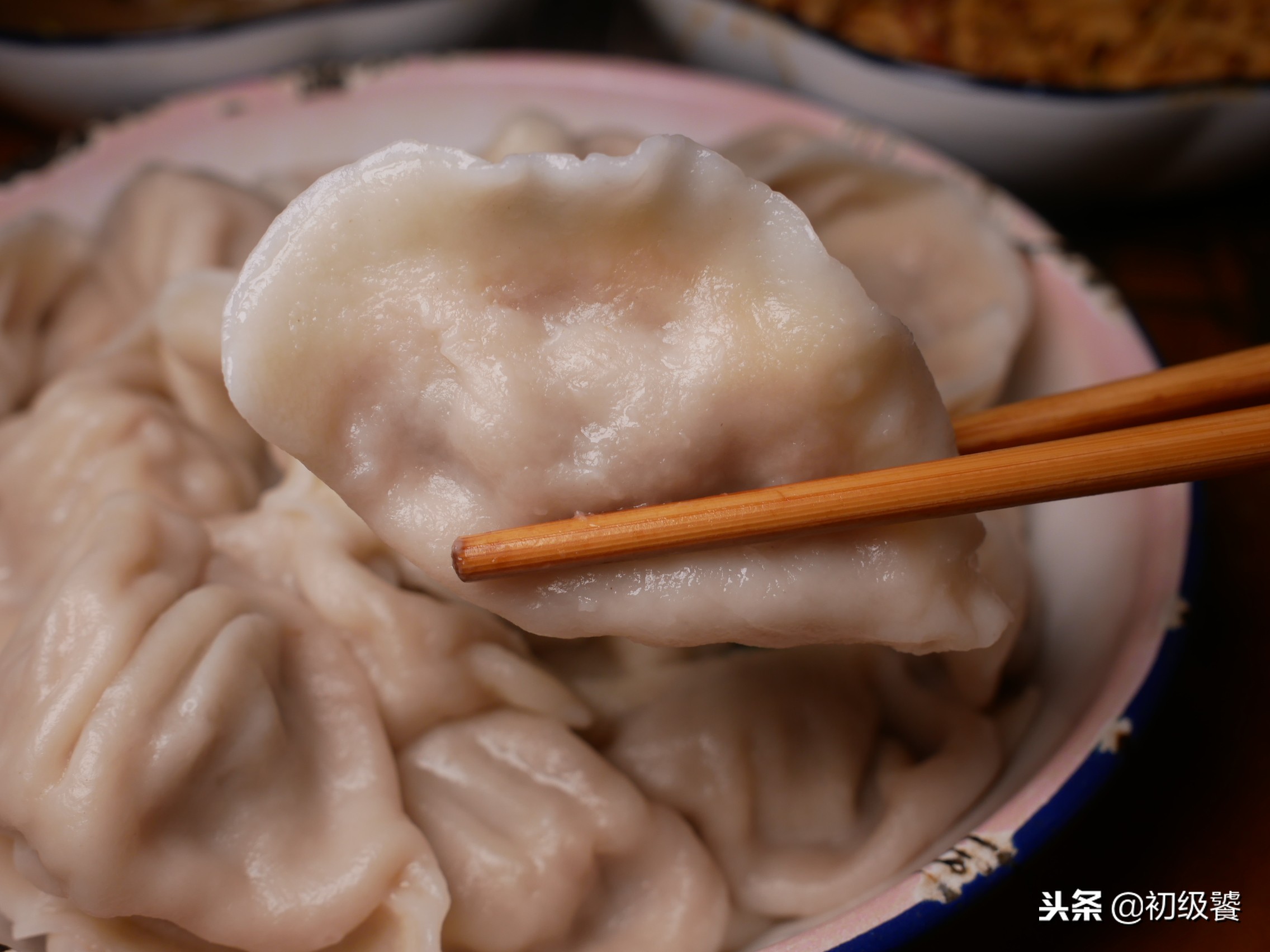 冻肉做冻饺子好吃吗,白菜肉冻饺子