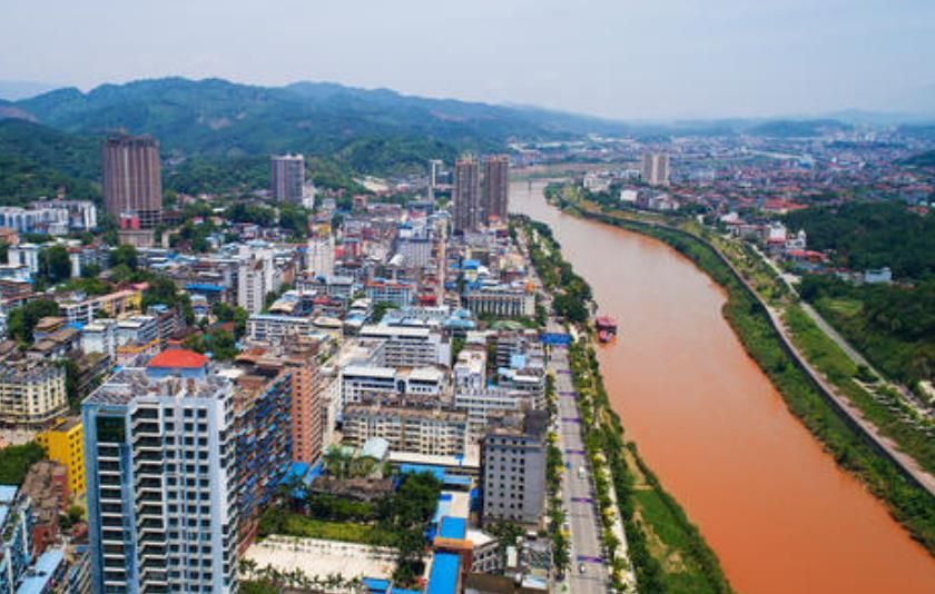 和越南边境隔着一条河的中国城市,中国与越南隔河相望的城市
