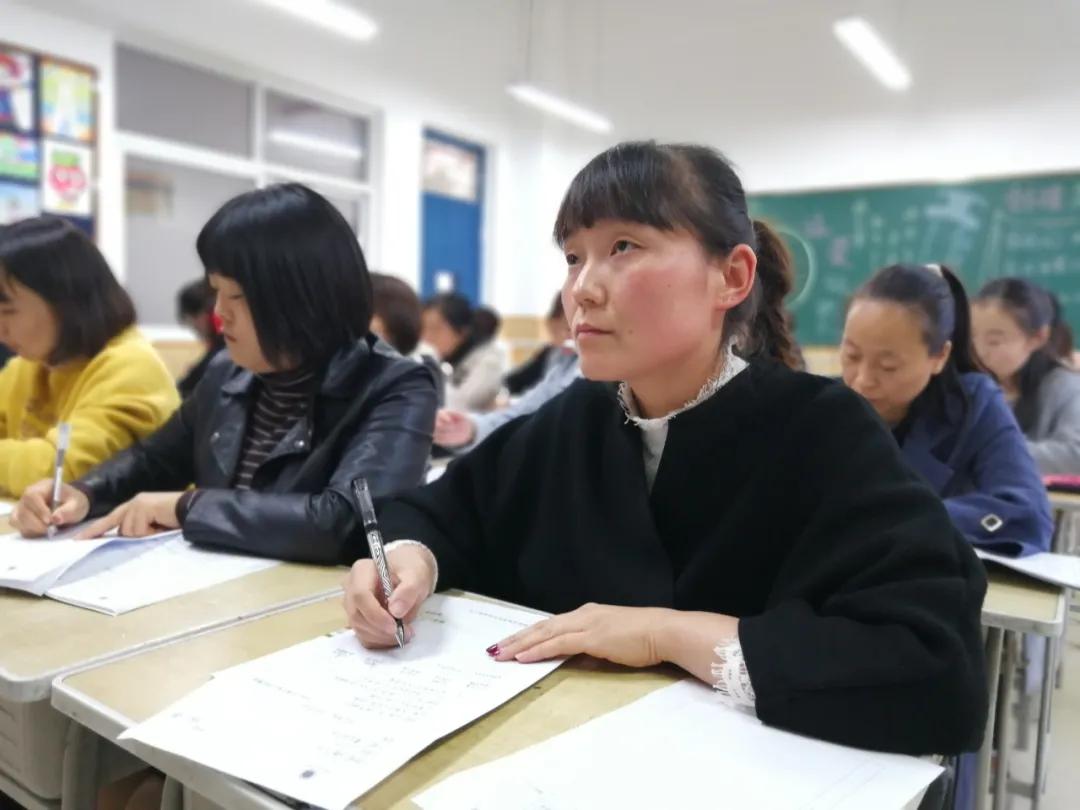 丰荫明德小学大课间,丰荫明德小学访谈2021