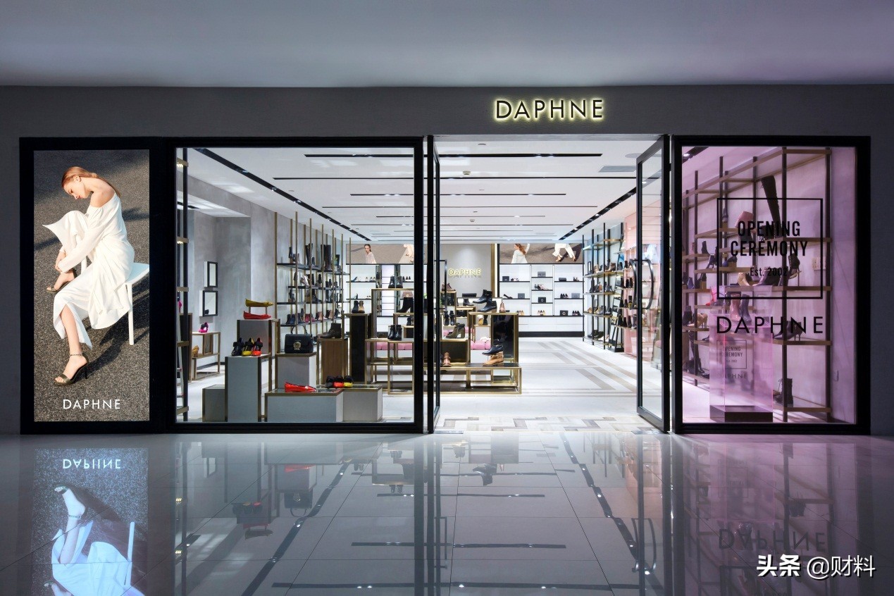 又“一双鞋”陨落!曾家喻户晓,如今市值仅剩1.3%,关店超4000家