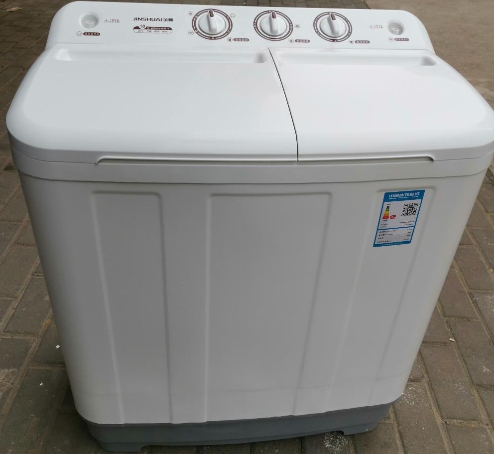 羽绒服在洗衣机里真的会爆炸吗,羽绒服可以用洗衣机烘干会爆炸吗