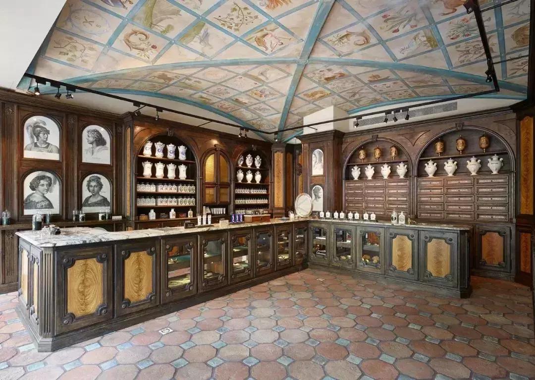 时髦精の恋物癖：易拉罐香水、玳瑁牙刷、“爱马仕”香氛...