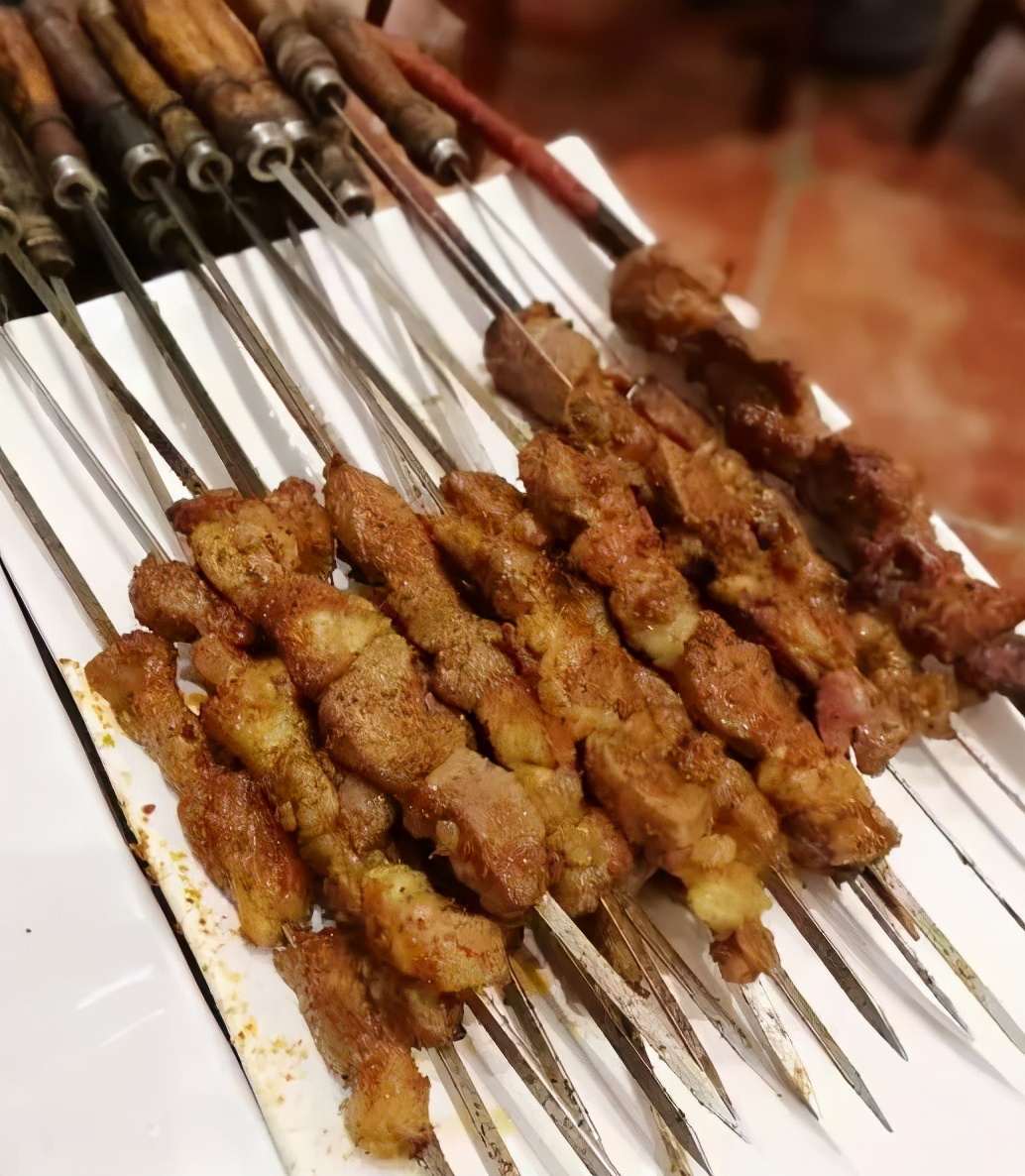 新疆大盘鸡必吃十大特色菜,南北疆美食大盘鸡