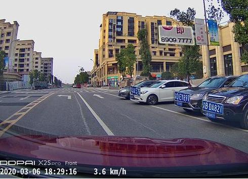 2K高清、24小时监控、行车轨迹，盯盯拍X2SPro行车记录仪