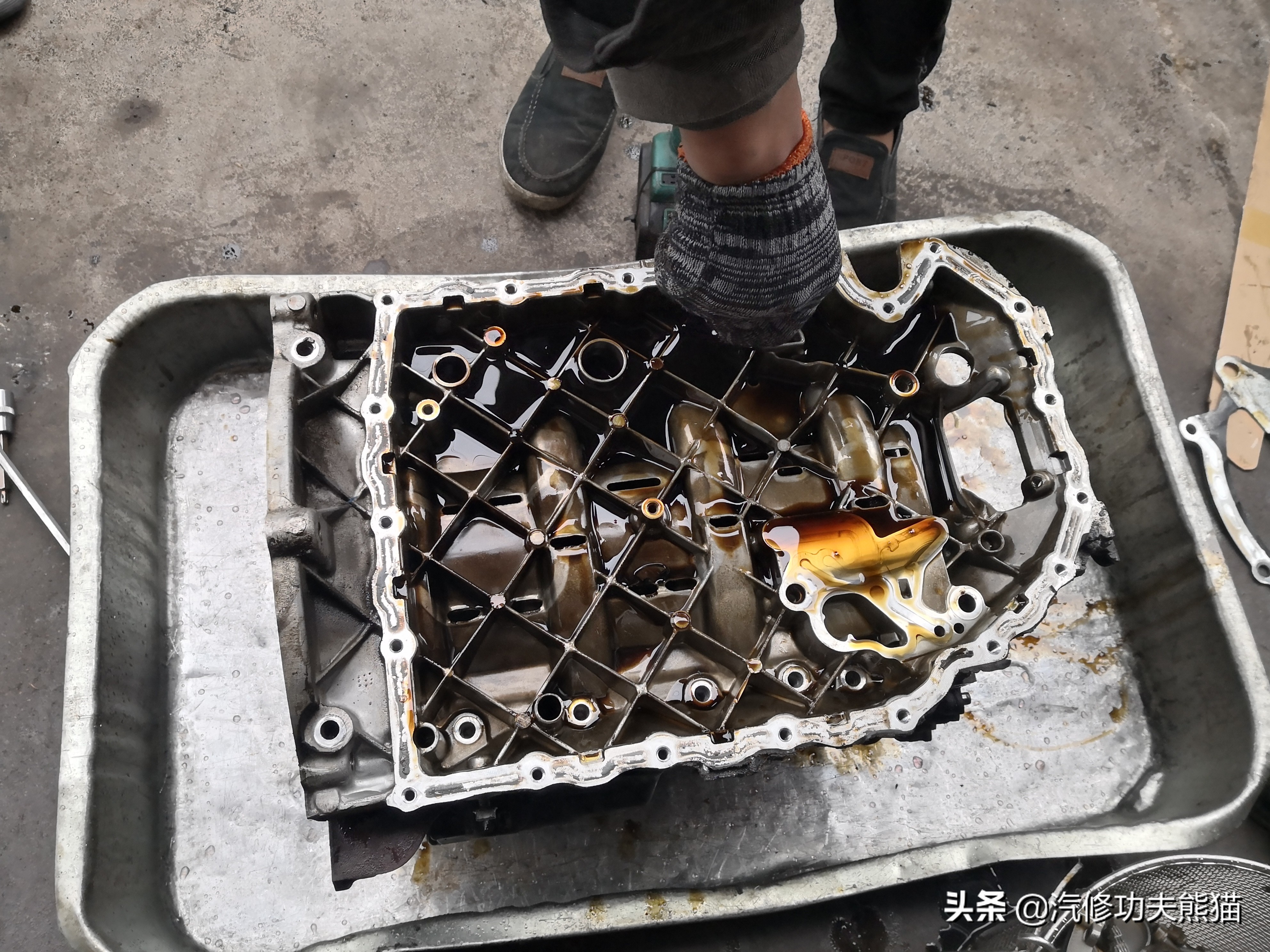 dsg双离合起步抖动有异响,大众帕萨特3.0v6发动机烧机油