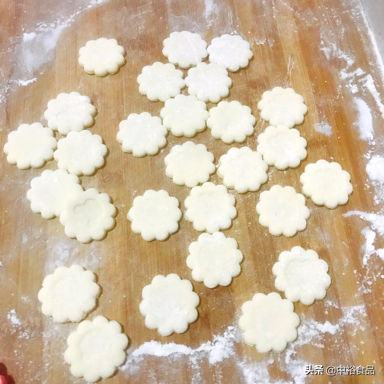 不加一滴水奶香味十足的山药小饼,山药奶香小软饼