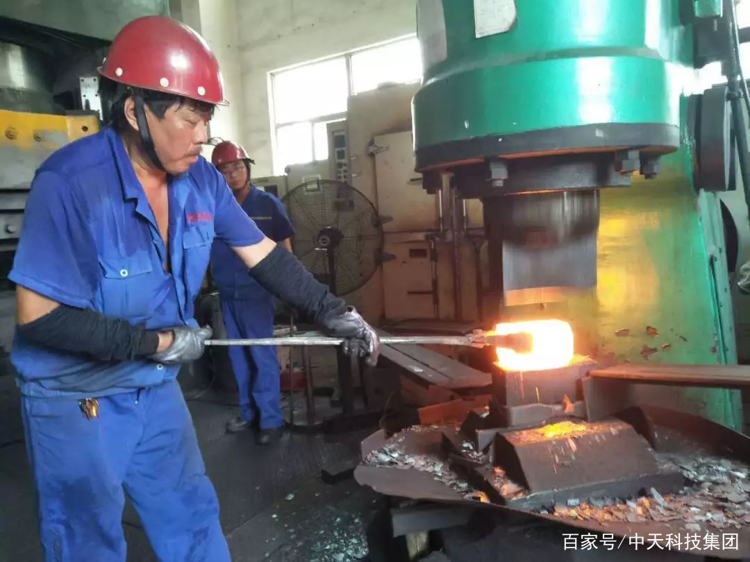 致敬每一位坚守岗位的民航人,致敬十一假期坚守岗位的人