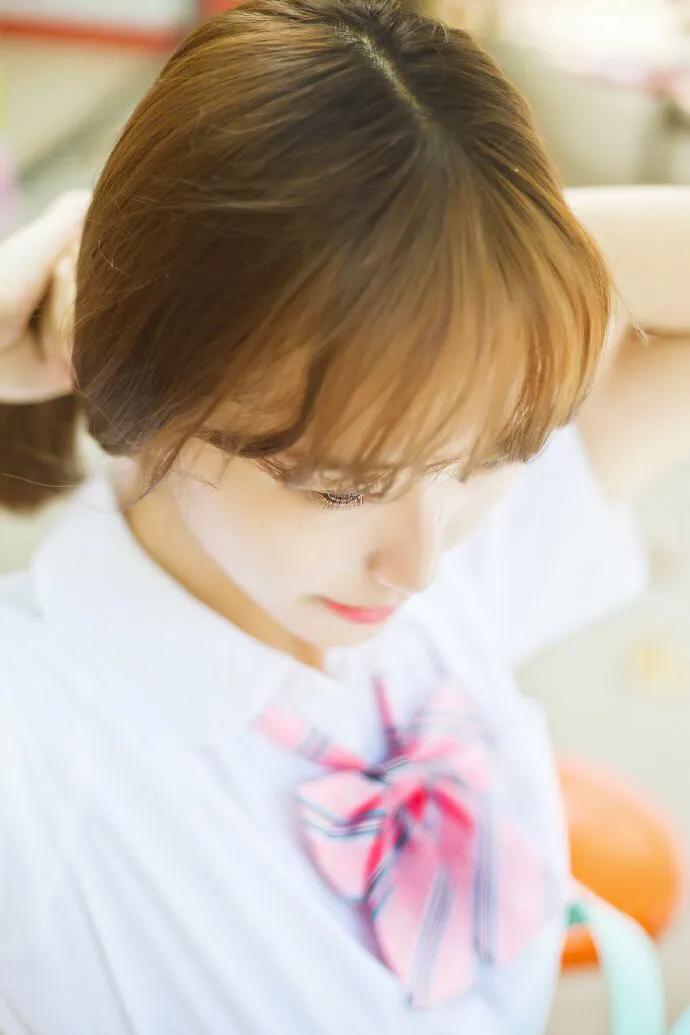 在校园穿JK制服是什么体验？回头率高么？