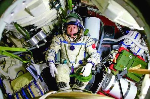 阿波罗登月之谜,阿波罗登月是真的吗