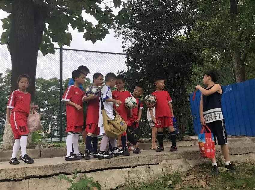 平顶山湛河足球场在哪里,平顶山哪个地方有足球场