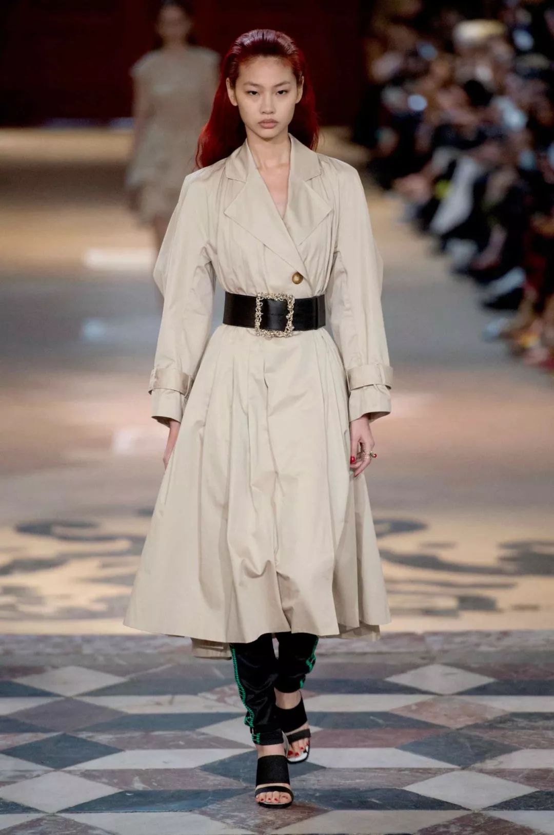 超长风衣怎么搭配才好看,长风衣如何显高显瘦