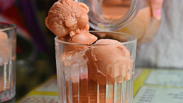 使徒行者同款冰室，现点现拉港奶，先抽盲盒才能喝