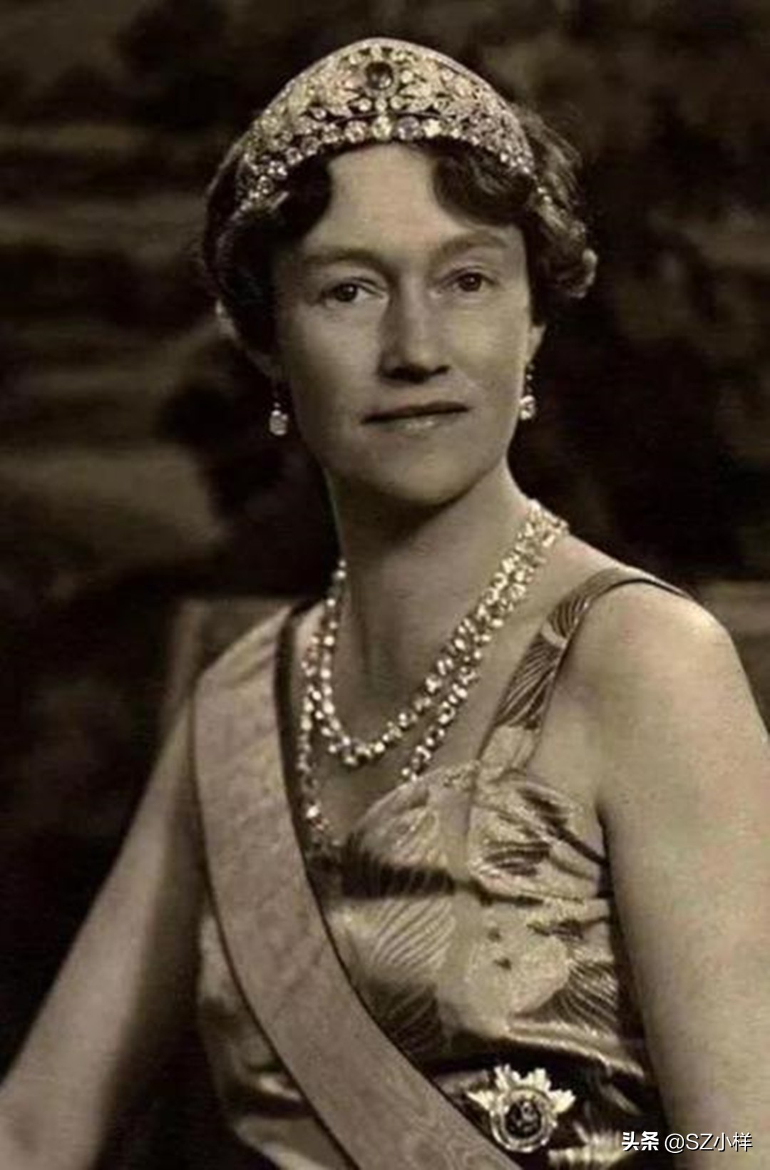 卢森堡大公王冠,卢森堡王室王冠和珠宝