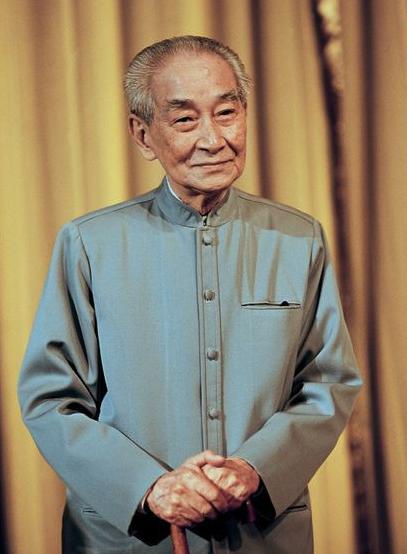 南怀瑾生命的能量来自于宁静,南怀瑾谈人到中年开悟