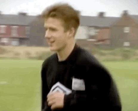 贝克汉姆踢足球的身材,贝克汉姆摆腿慢动作