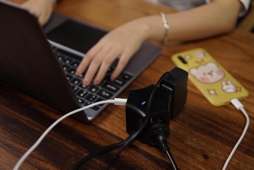 未来居智能插座,飞利浦插座线上线下区别