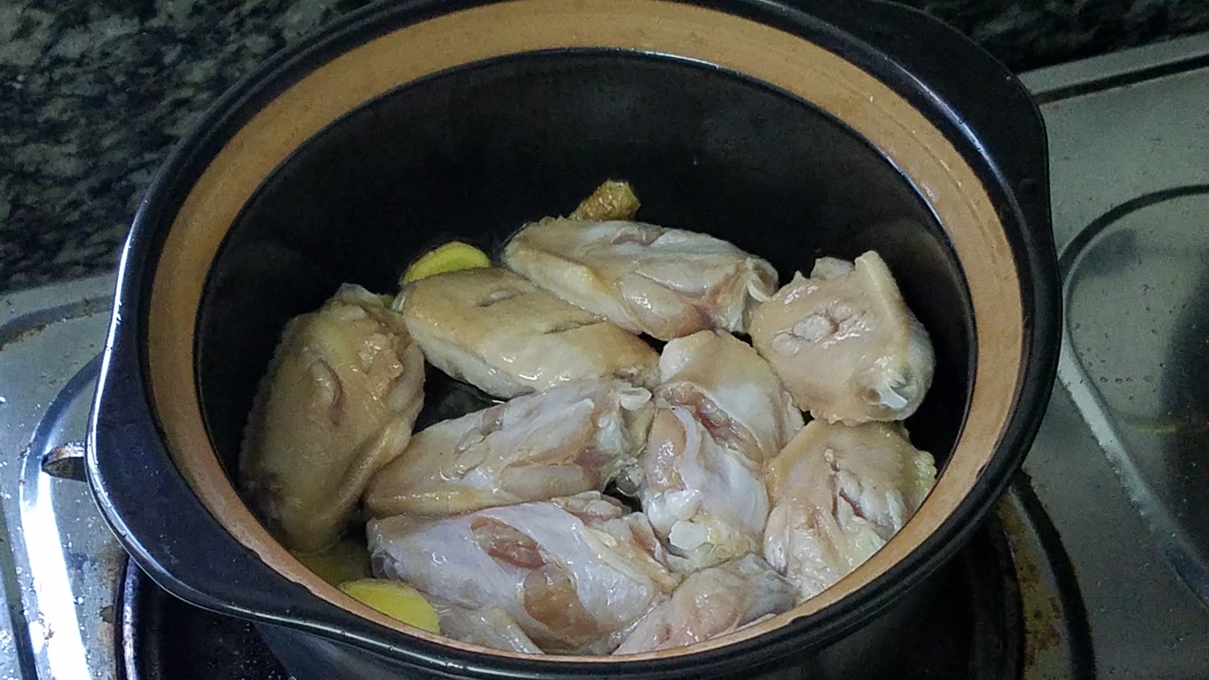 自己做的盐焗鸡翅怎么做好吃,做好的盐焗鸡翅怎么炒好吃