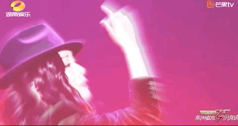 曾经生活在惊涛骇浪中的她为什么又站起来了?靠自救