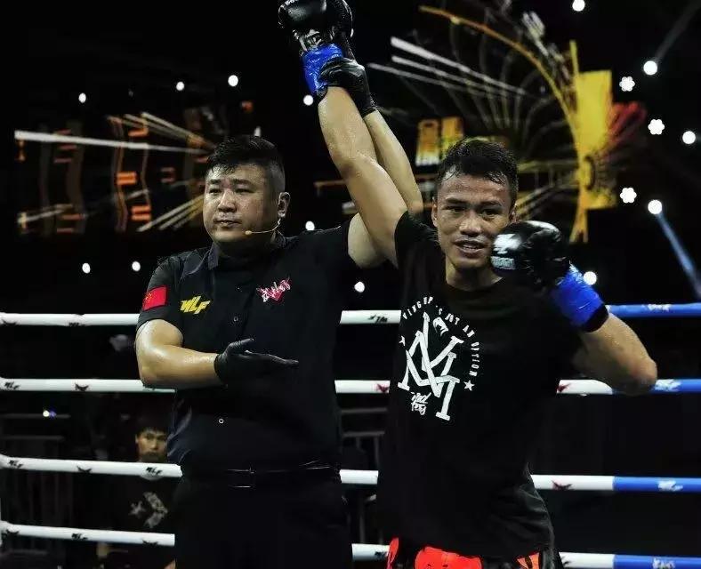 他就是中国知名搏击裁判牛槽旺