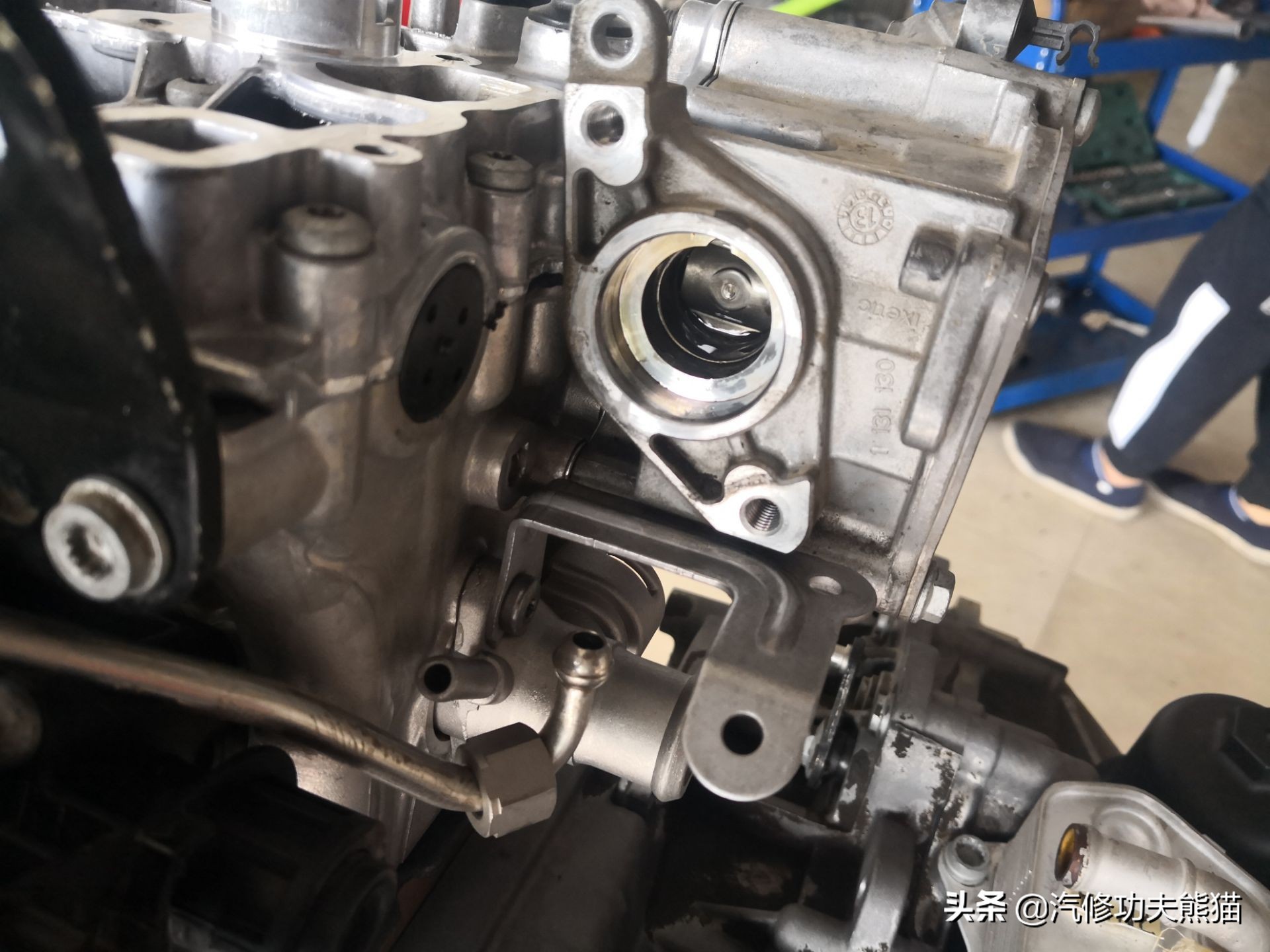 百年大众汽车品牌毁于烧机油?烧机油并非绝症,看看这台进口夏朗