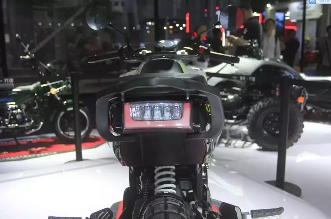 mini科尔维特多少钱一辆,克尔维特兰博300复古跑车