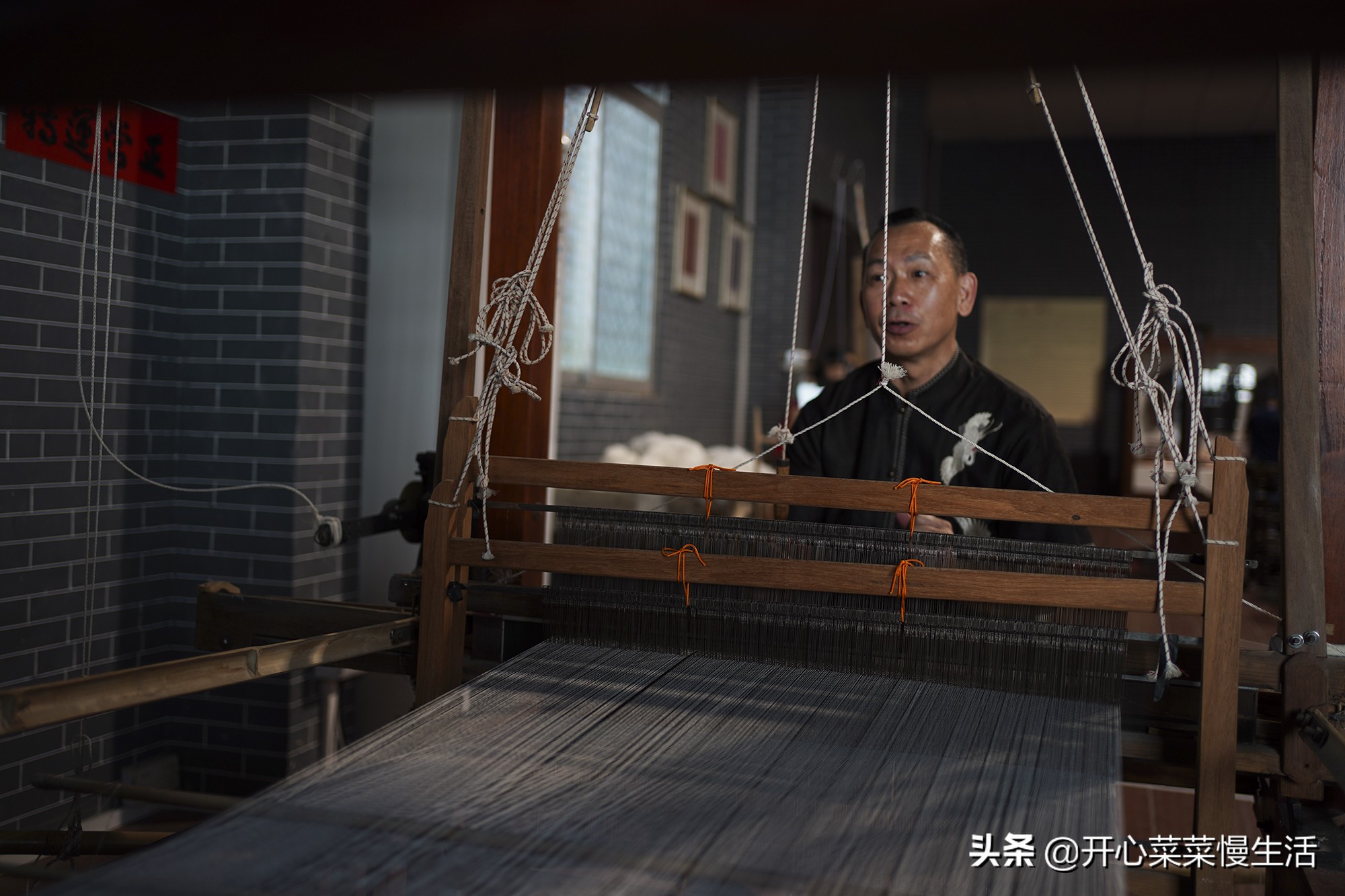 100%的香云纱桑蚕丝套装民国款,穿民国香云纱的女人