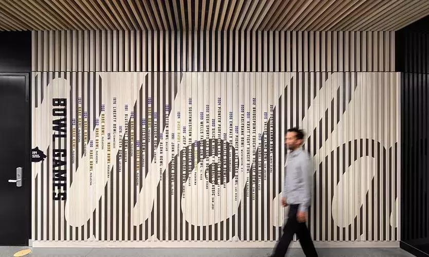 别人学校的运动馆：加州大学（UCLA）炫酷足球中心