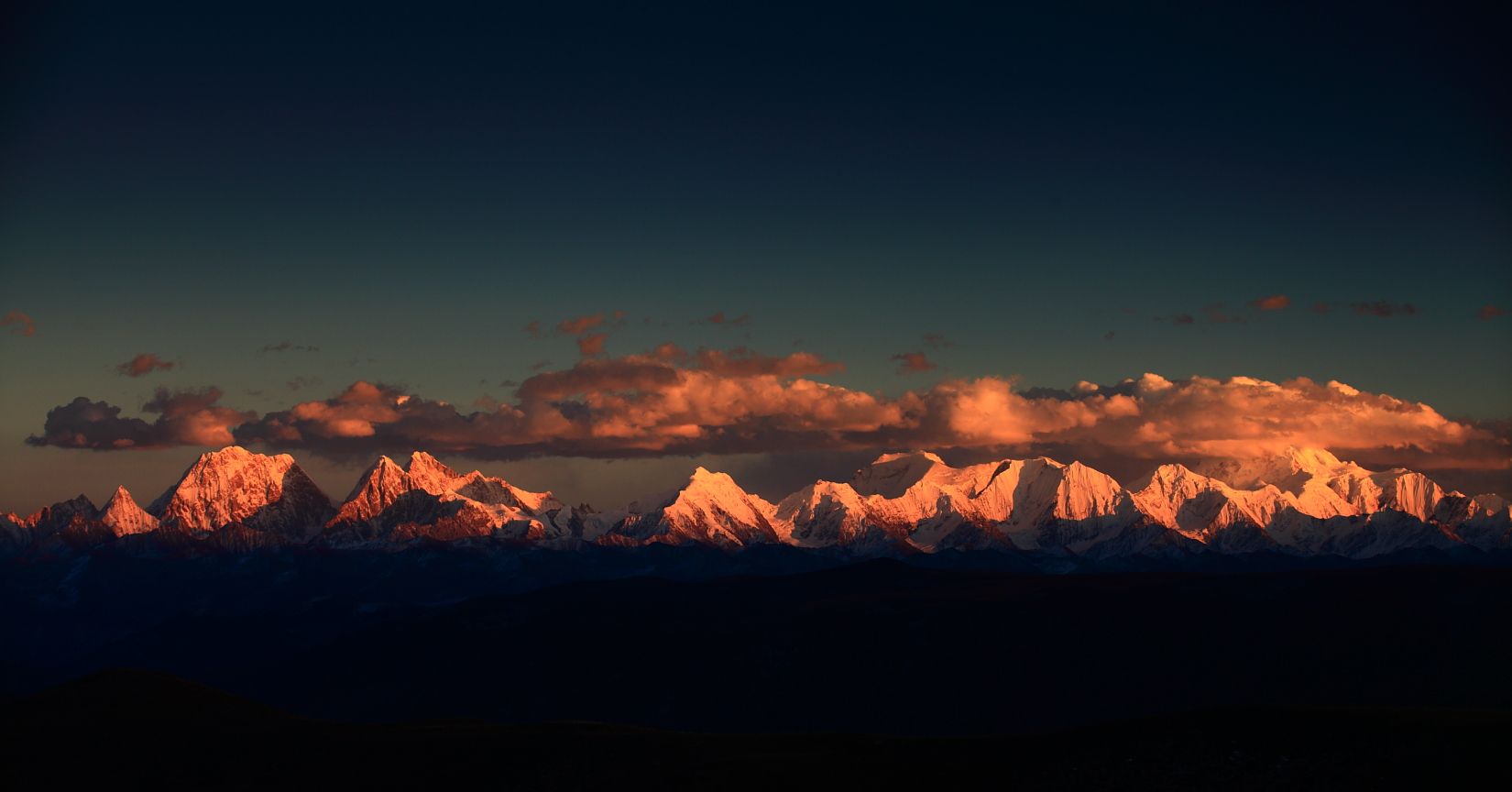 梦中掉牙又长出来怎么讲,梦中掉牙一颗一颗掉代表什么意思