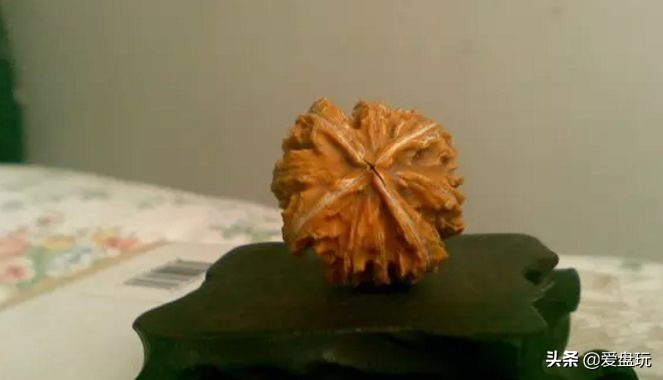 84消毒液洗核桃方法,被84泡过的核桃还能盘红吗