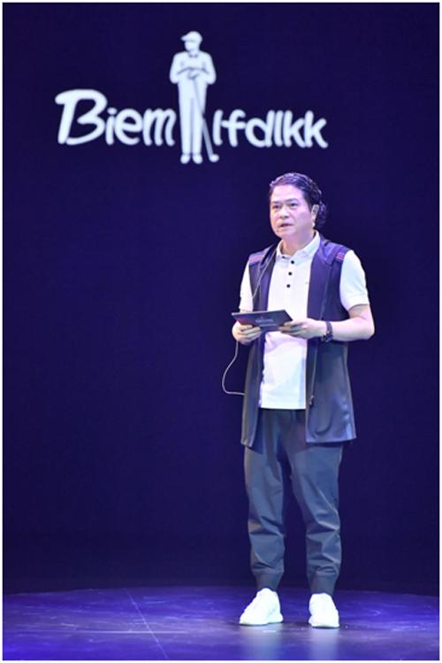 许家印带盐爱马仕皮带以外，还有比音勒芬