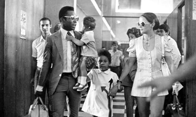 结三次婚的女人第25集,球王贝利18岁时照片