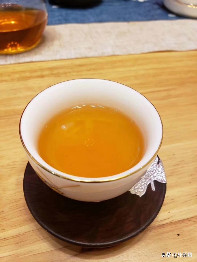 18年云南七子饼价格,云南七子饼黄印口感怎么样