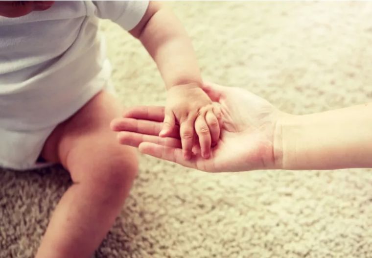 怎么阻止孩子长大吃手,孩子大了吃手戒不掉