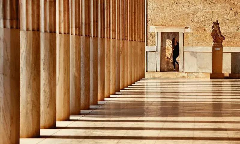 圣罗兰最经典的衣服,圣罗兰最经典款的衣服