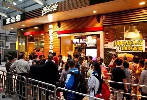 从一夜爆红到欠薪关店,从一夜爆红到被骂遍体鳞伤