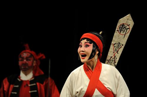 关汉卿的戏剧性是如何体现的,关汉卿历史剧的矛盾冲突