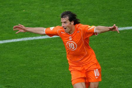 2004欧洲杯错失单刀,2012年欧洲杯经典对决