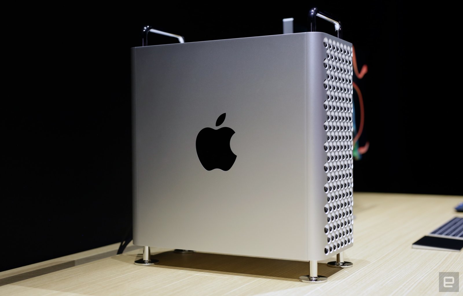 价值50w的macpro,macbookpro40万