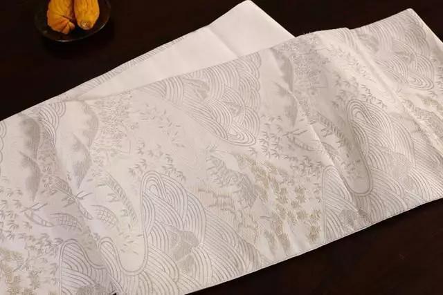 西阵织和缂丝的区别,西阵织正绢和服