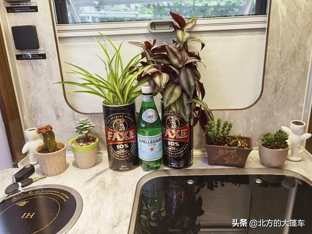 所有装备装进新房车,房车环游重走中国路准备完毕天亮就出发