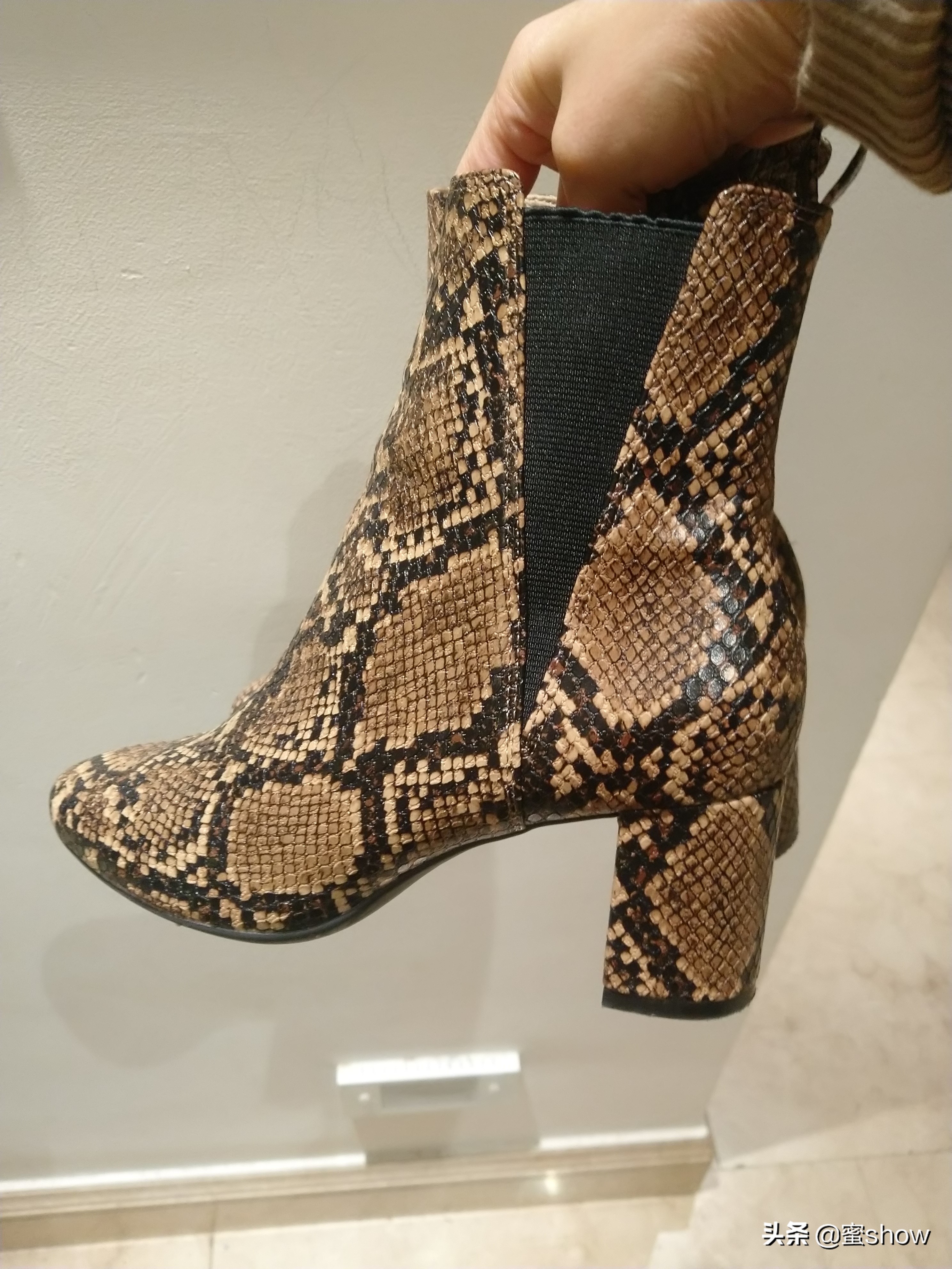 100块钱可以买一堆衣服,hm怎么买衣服最便宜又好看