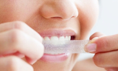 门牙黄变白的简单方法,牙黄怎么弄都不白咋办