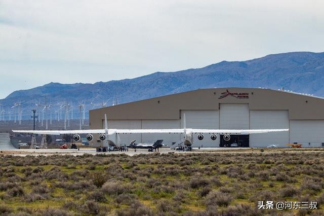 中国最大的飞机安225运输机,安225巨型运输机与普通飞机对比