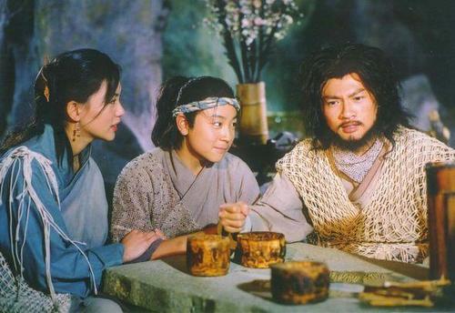 倚天剑和屠龙刀是谁所铸,倚天屠龙记屠龙刀与倚天剑合璧